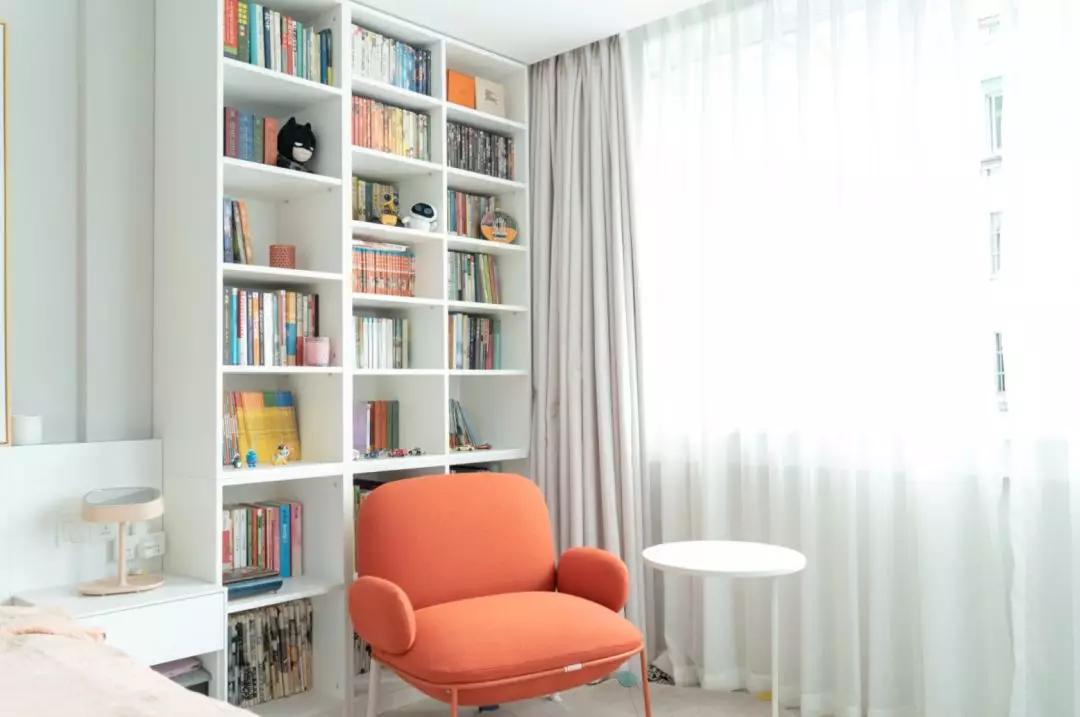 60㎡小屋，我们收了482件衣服，186双鞋子，412本书……