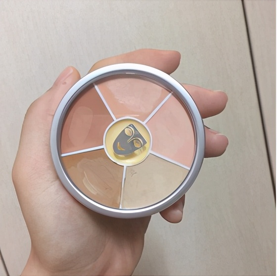 黑眼圈,痘印,*血丝红**?还在为这些问题发愁?遮瑕*法大**了解一下