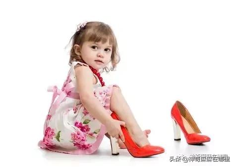 到底如何给宝宝选凉鞋,怎样给宝宝挑选夏季凉鞋