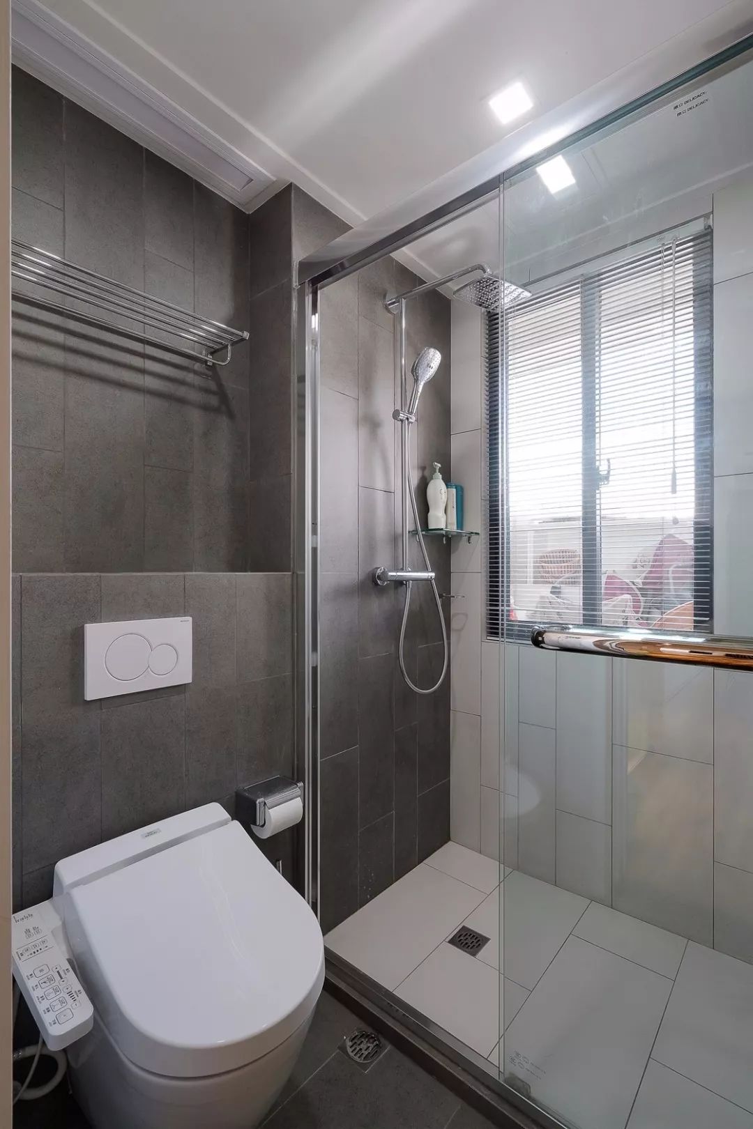 卫生间小毛巾架用哪种,卫生间打孔挂毛巾架会影响防水吗