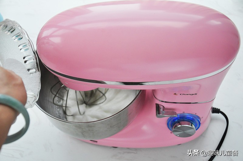 怎样做慕斯蛋糕儿童节,不加鸡蛋的儿童慕斯蛋糕