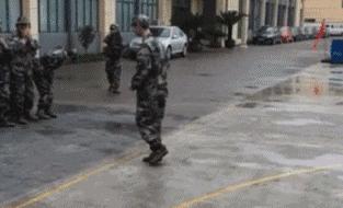 山海经中以乳为目以脐为口的怪物,山海经搞笑图片