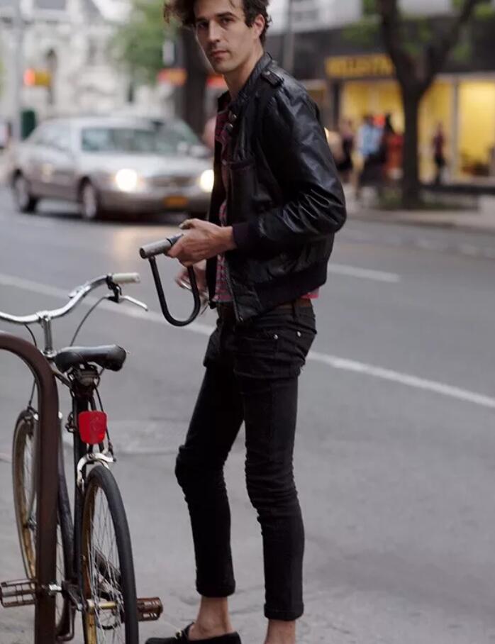 偏瘦的男生夏天怎么穿起来有质感,偏瘦男生夏天怎么穿最好看