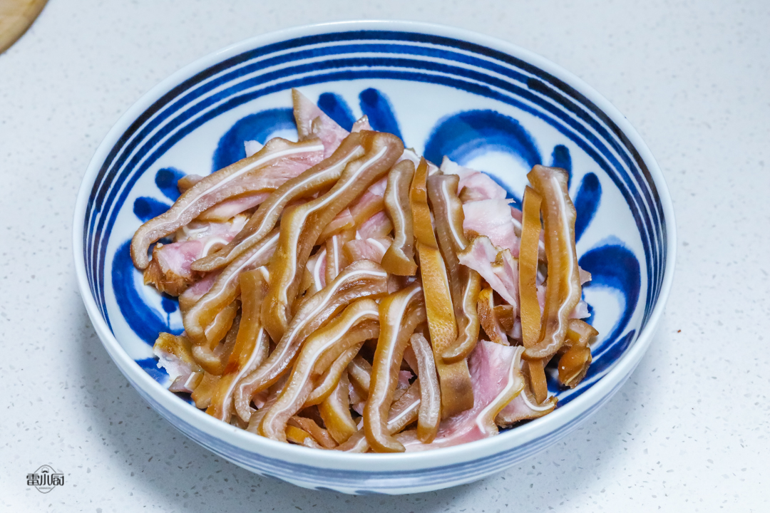 风干的卤猪耳朵要怎么做,猪耳朵怎么卤又脆又好吃