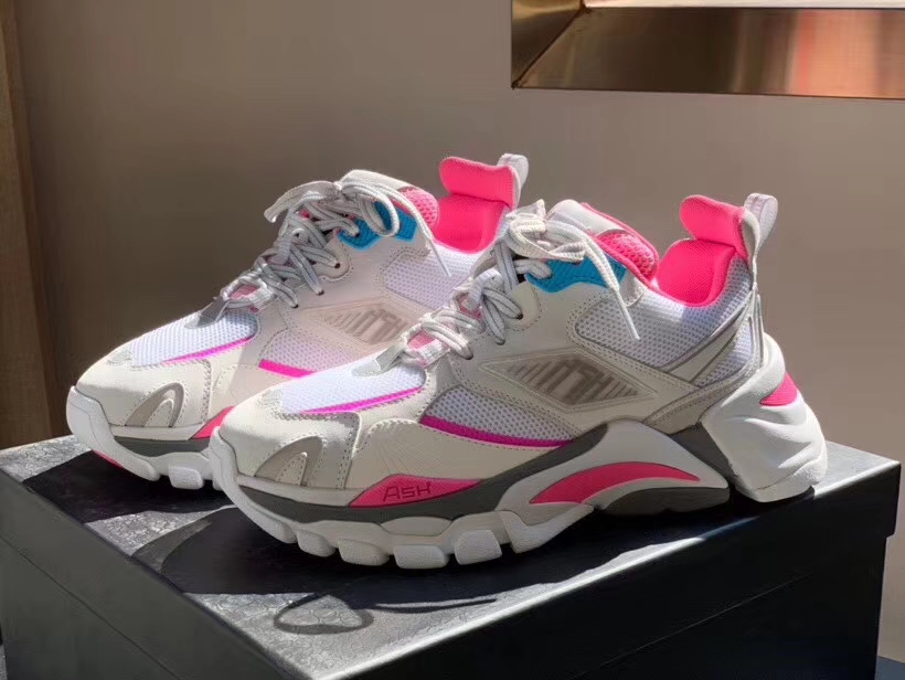 不随波逐流有思想主见,不随波逐流而引领潮流