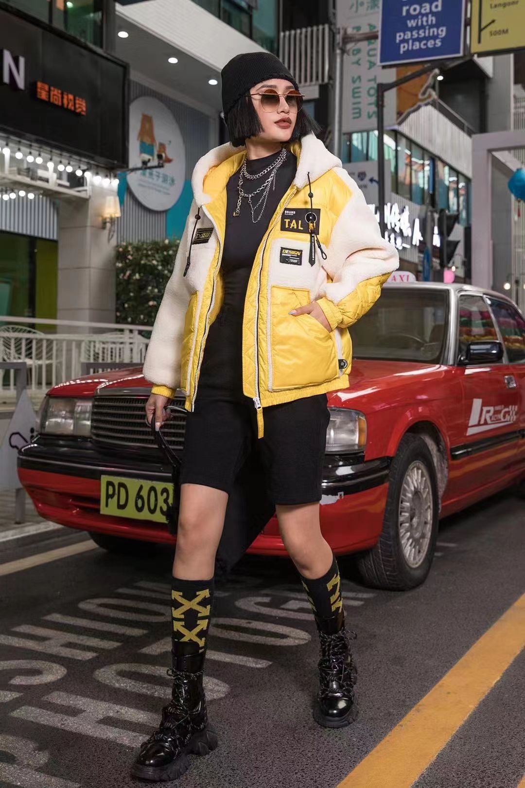 冬季女装店怎么挂衣服吸引人,女装店衣服怎么挂才会显高档