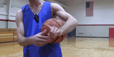 篮球运球五大误区,运球教学入门零基础