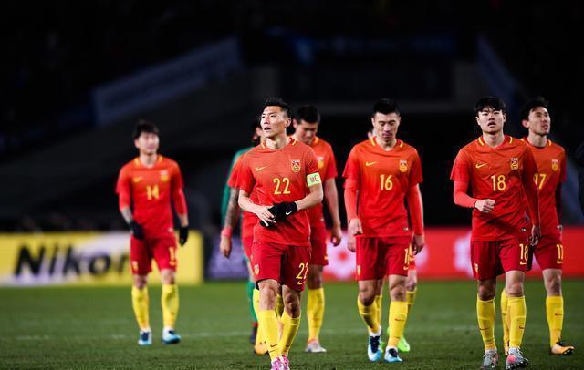 国足一年的薪资达4.55亿,国足一名球员一个月能挣多少钱