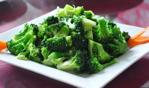 蒜蓉西兰花和清炒西兰花有啥不同,西兰花炒虾仁西兰花焯水多久