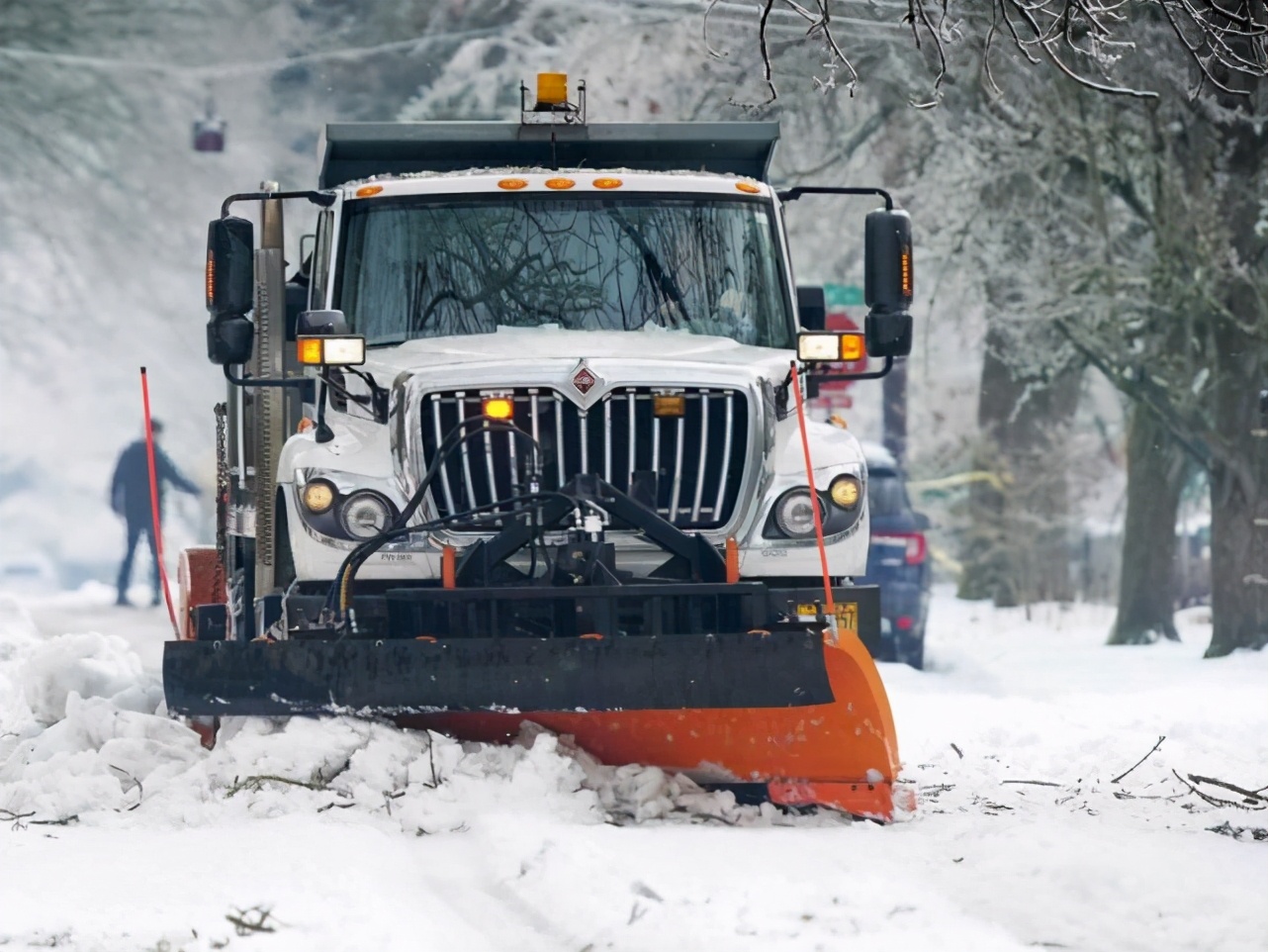 美国超市扔的过期食品,美国超市扔掉好的食品