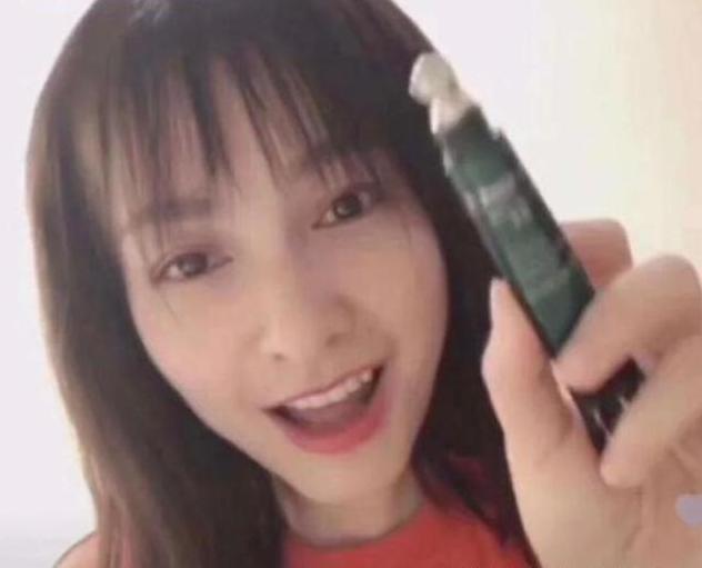 治眼袋皱纹最好的软膏,28岁的女生小细纹用什么抗衰祛皱