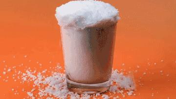 宝宝爱哭闹要买什么玩具,宝宝每个月必买玩具