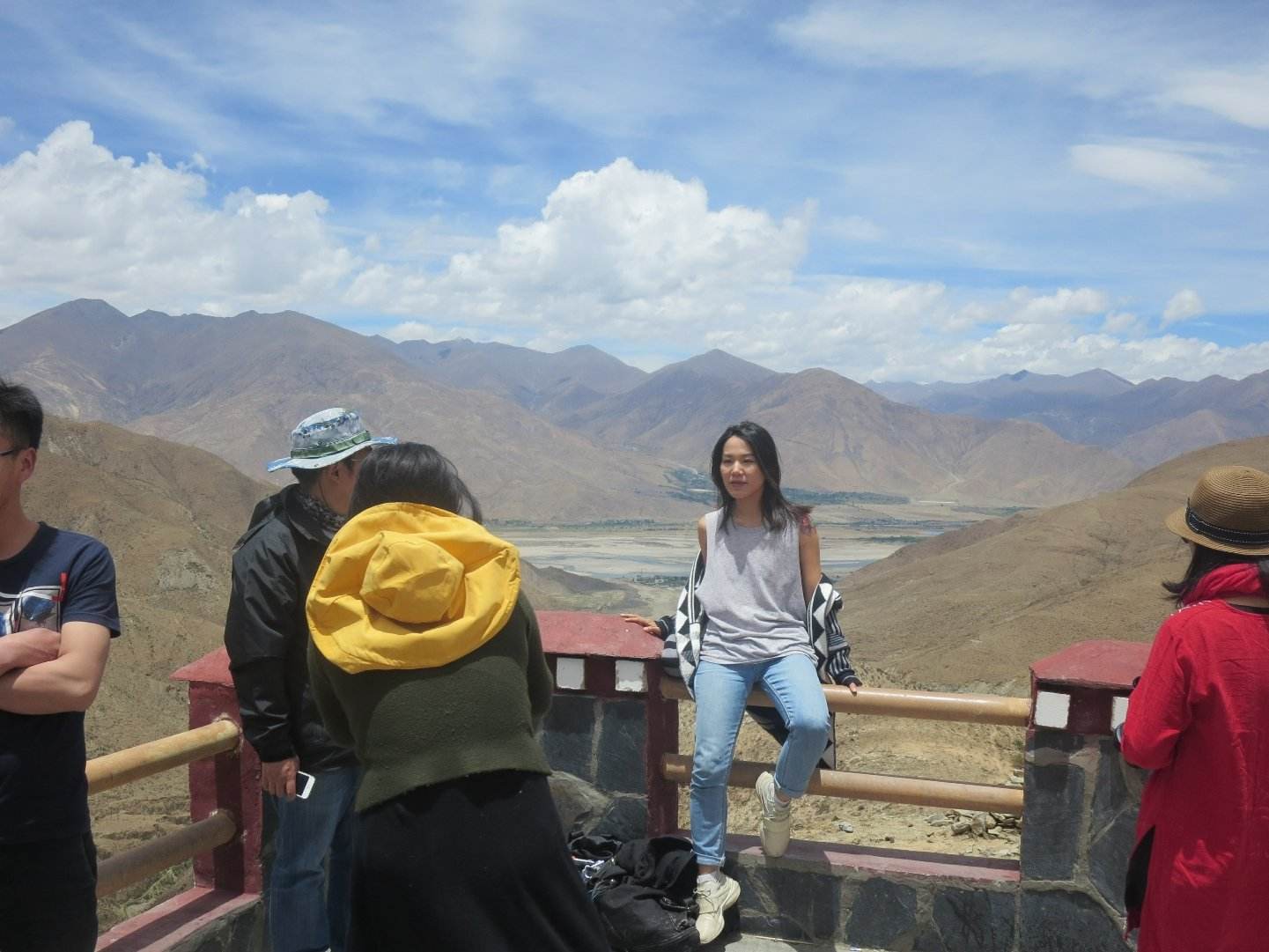 拉萨的天气为什么这么干燥,拉萨的气候是什么