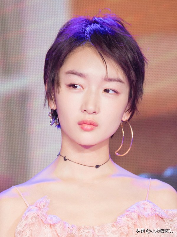 周冬雨家庭背景曝光,周冬雨性格和成名前反差好大