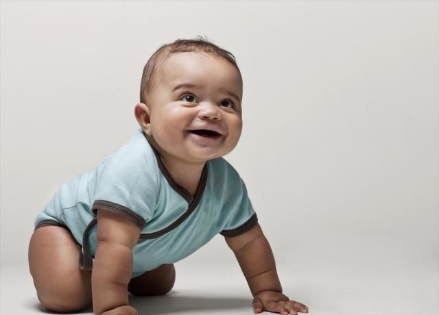 宏伟男孩名字意思,富贵安宁的男宝宝起名大全