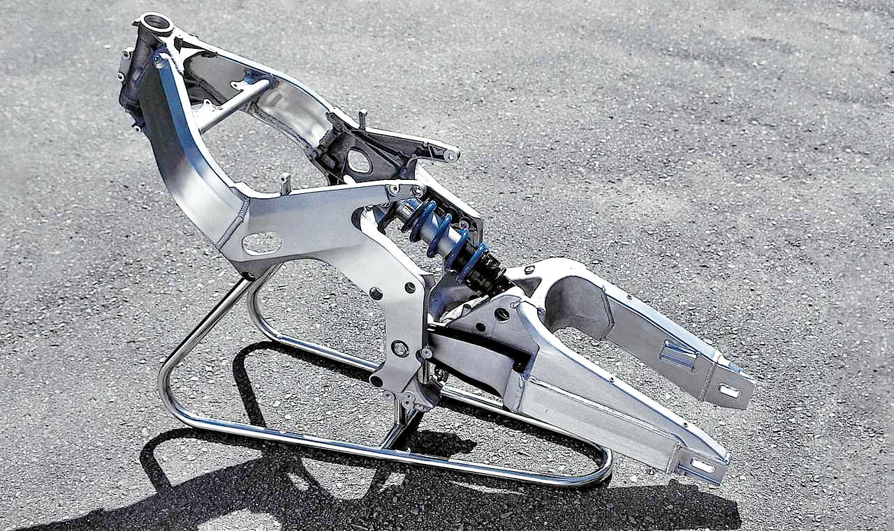 鍗辨満涔嬩笅鐨勫湴鐙变笌澶╁爞,鍗辨満涔嬩笅