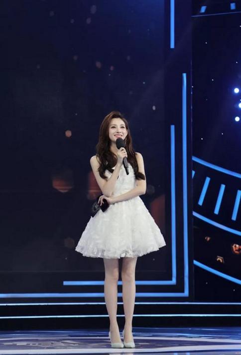 欧洲杯现场看球主播,欧洲杯直播女球迷