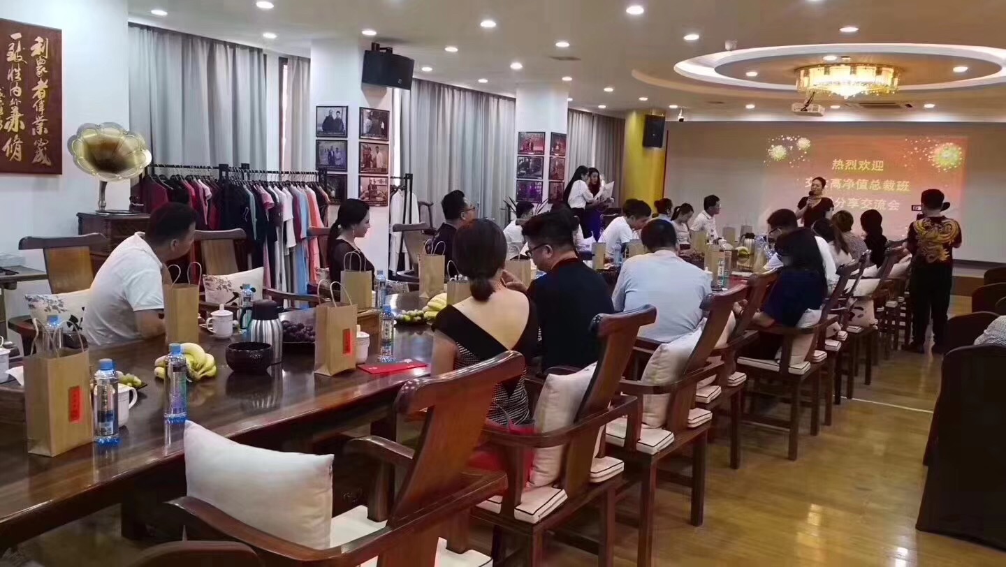 实木大板桌开裂用什么胶,实木大板开裂是怎么回事