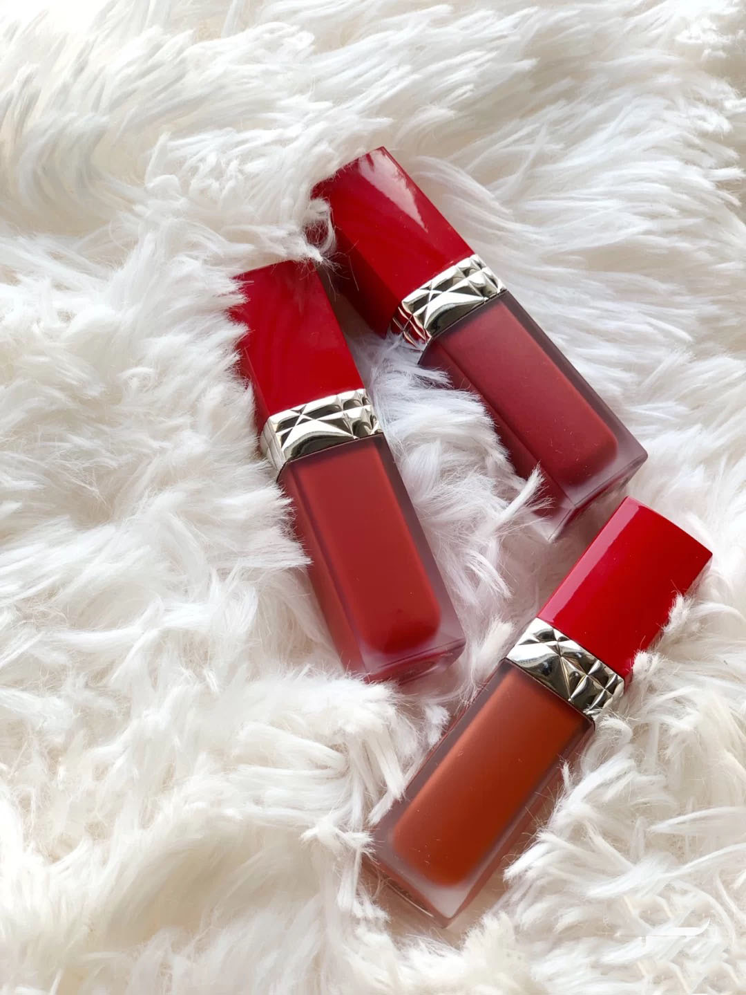 迪奥哪个颜色最火显白,迪奥基础款哪个颜色好看