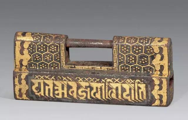 从前的锁好看钥匙也精美,从前的锁好看钥匙也精美什么意思