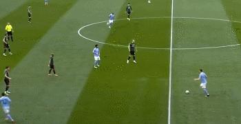 曼城5:1狼斯特林错失机会,复盘曼城1:2曼联