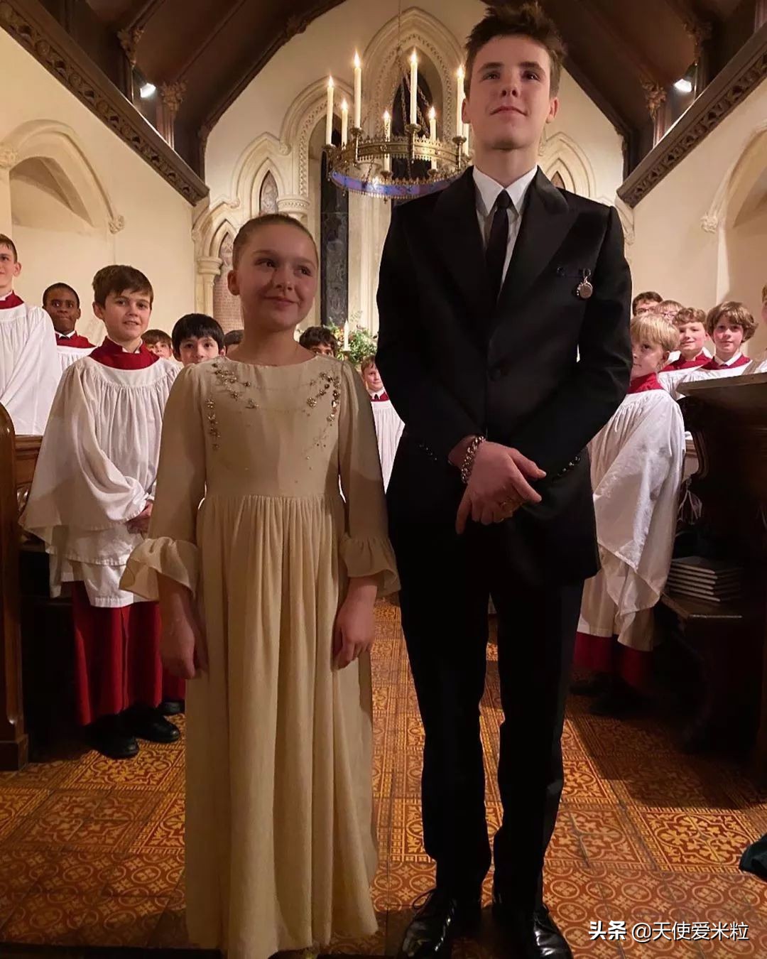 小贝大儿子维多利亚,小贝维多利亚全家照片