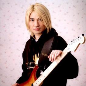 黄家驹beyond1993年央视春晚,黄家驹死后beyond组合怎么样了