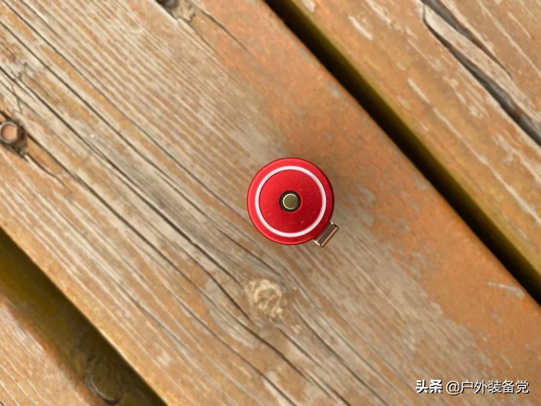 渐进式创新！无线充电手电OlightBaton3