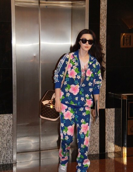 范冰冰回归巴黎时装周,范冰冰重回米兰时装周