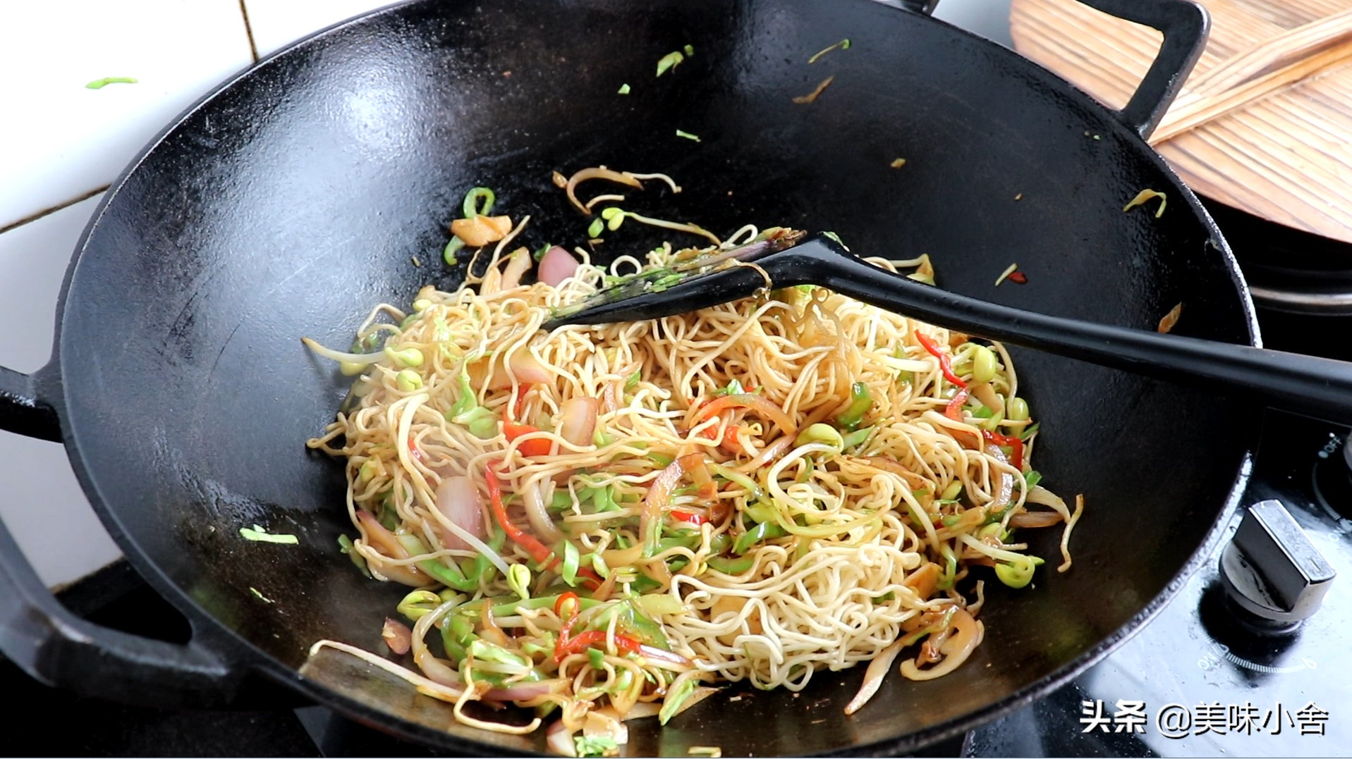 陕西老乔炒细面的家常做法,炒细面用的面条怎么能蒸软