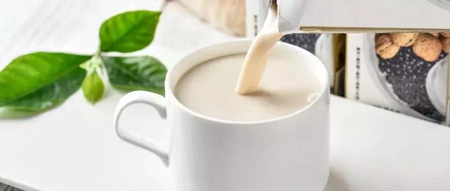 妈妈们要注意这些东西千万不要买,超市的这几种牛奶不能给孩子喝了