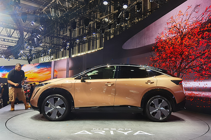 吉利星瑞和高尔夫8哪个更值得买,高尔夫和星瑞