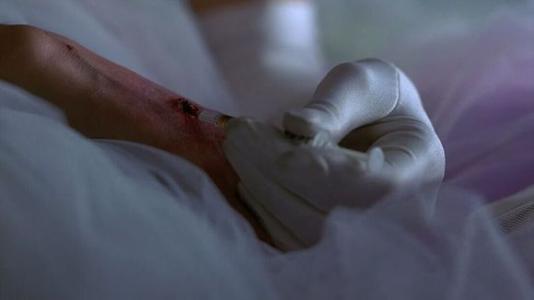 蕾丝、吸毒、得艾滋的她,才是美国第一个超级名模