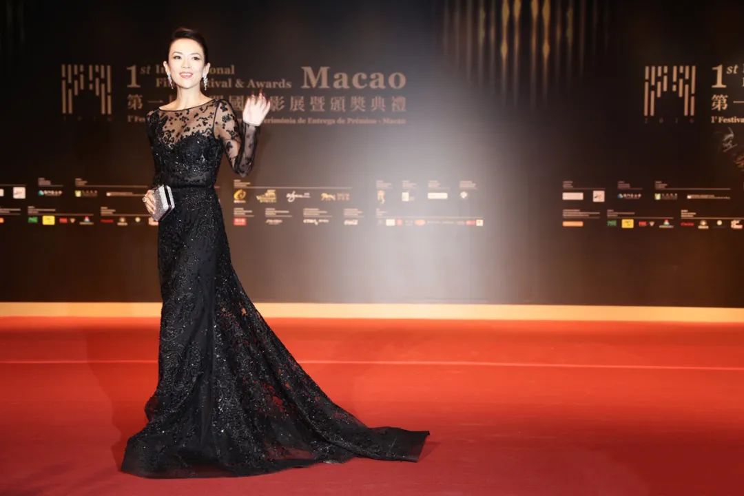 女明星穿eliesaab高定,eliesaab高定给明星穿收费吗