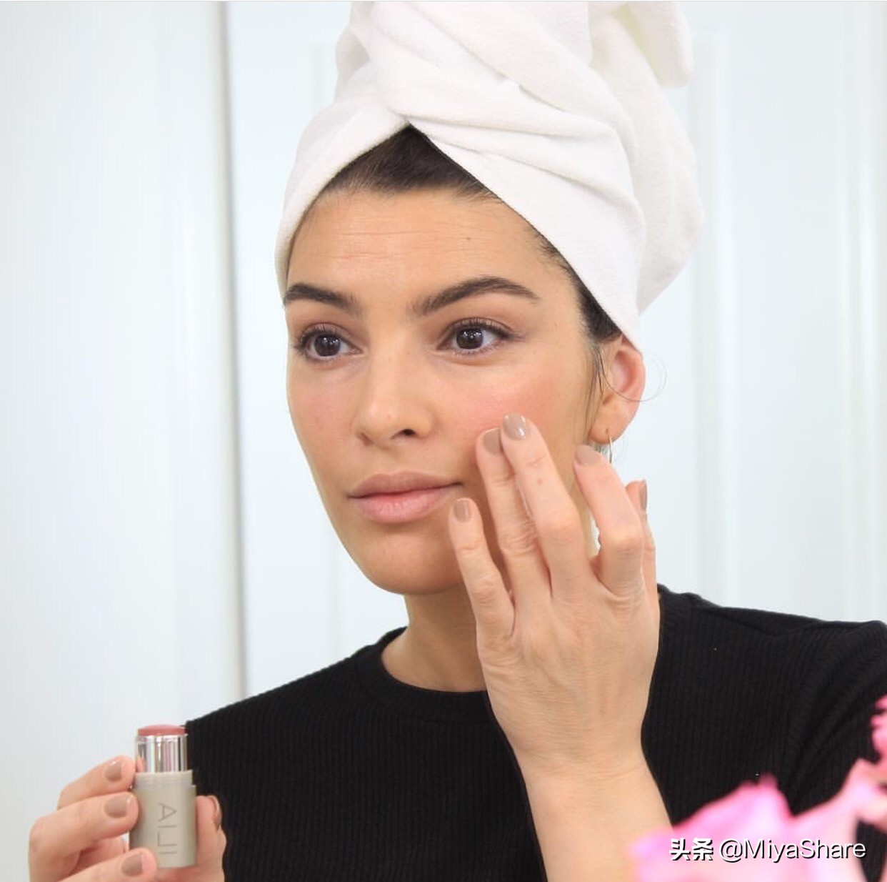 皮肤很敏感用什么水,皮肤老是敏感怎么办