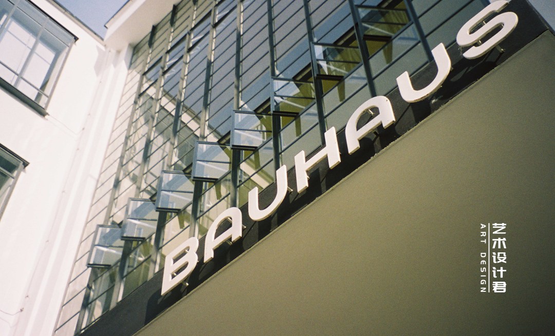 谈起前任你会说些什么,聊起别人的感情头头是道