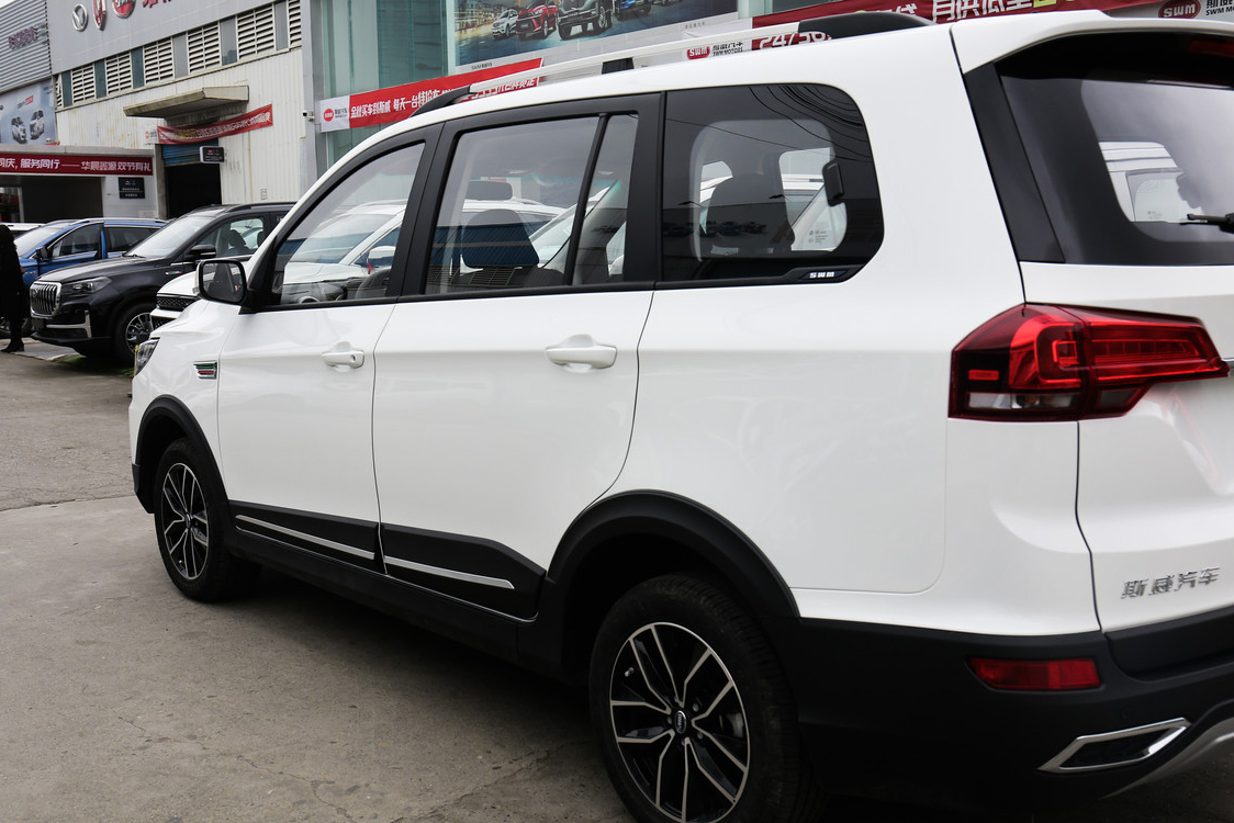 斯威x3最新款,斯威x3suv1.5t自动挡中配落地