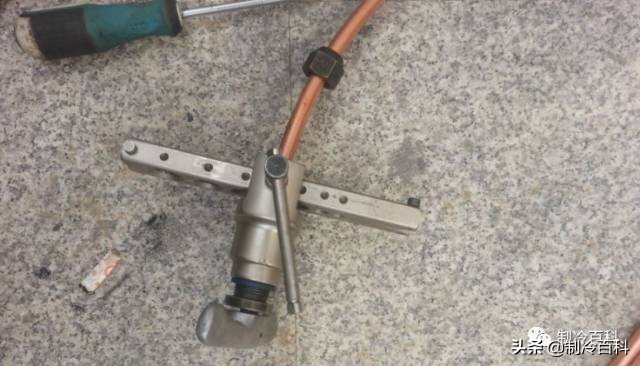 制冷系统里面有水份怎么排除?两个案例告诉你......