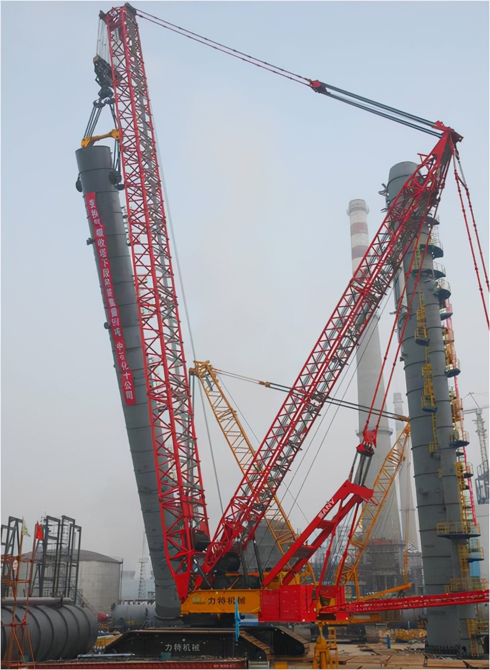 中国工程机械行业崛起,中国最大履带起重机是多少吨