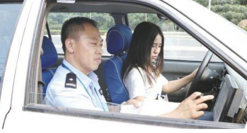 拿了驾照一直不开车驾照是否有效,拿了驾驶证一年没考还能开车吗