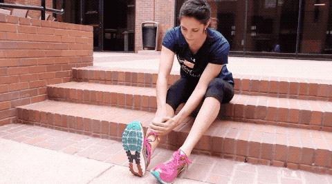 跑步小腿酸困跑前拉伸,跑步拉伸防止小腿抽筋动作