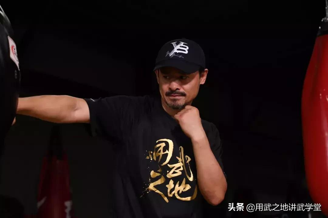 田野老师的课程,田野教练教拳击下盘训练