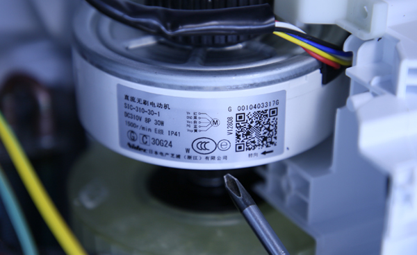 颜值高的柜式空调推荐,海尔小超人1.5匹一级能效空调