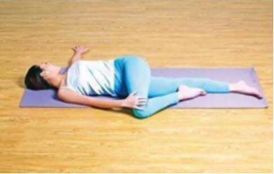 产后骨盆松弛下垂？学会这四招瑜伽体式，轻松恢复曼妙身姿