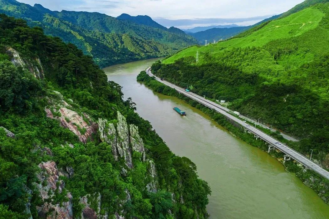 古龙峡天门悬廊灯光秀要门票吗,清远古龙峡刺激漂流