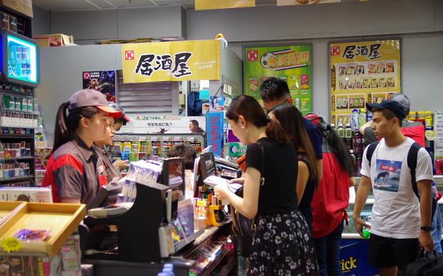 香港从什么年代开始繁华的,普通人第一次去香港感受