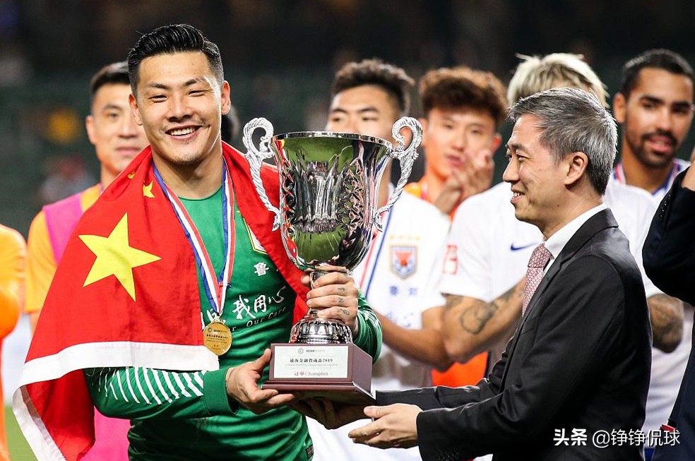 王大雷韩镕泽精彩扑救,深度解析王大雷