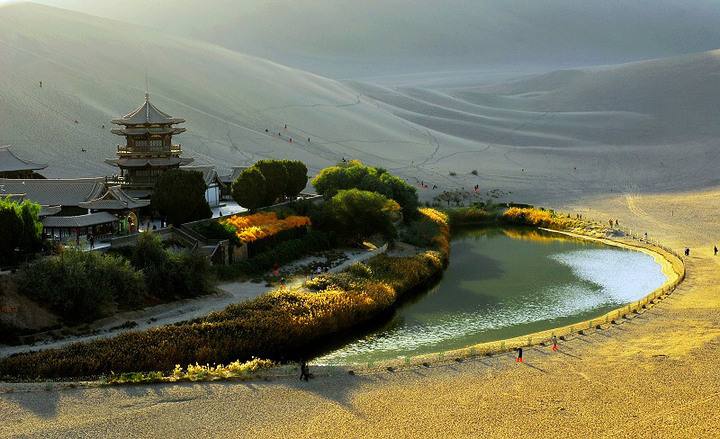 月牙泉千年不枯竭原因,敦煌月牙泉永不枯竭