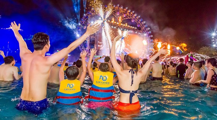 广州长隆水上乐园巨洪峡第一视角,广州长隆适合小朋友玩的水上乐园