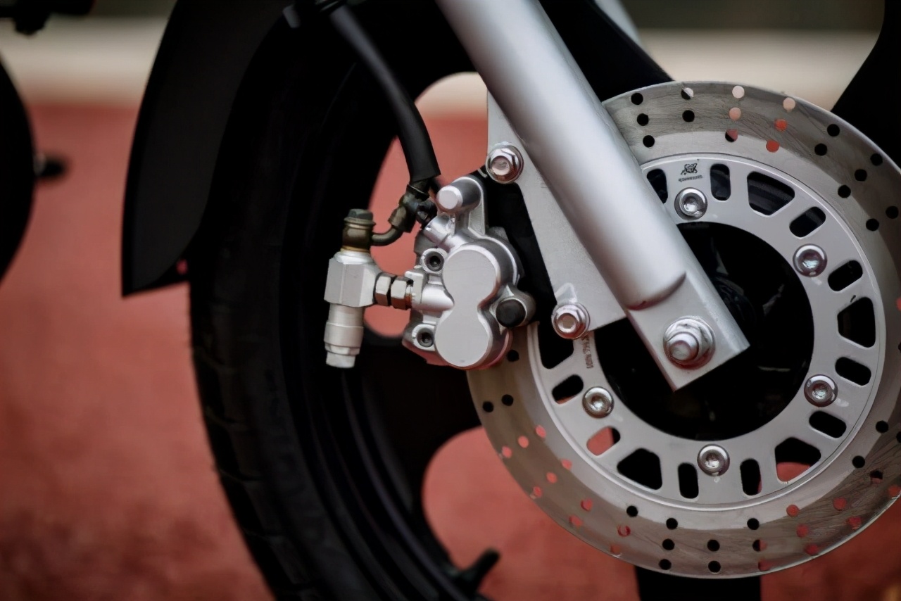 250cc的国产巡航太子车，最高时速114，符合国人审美